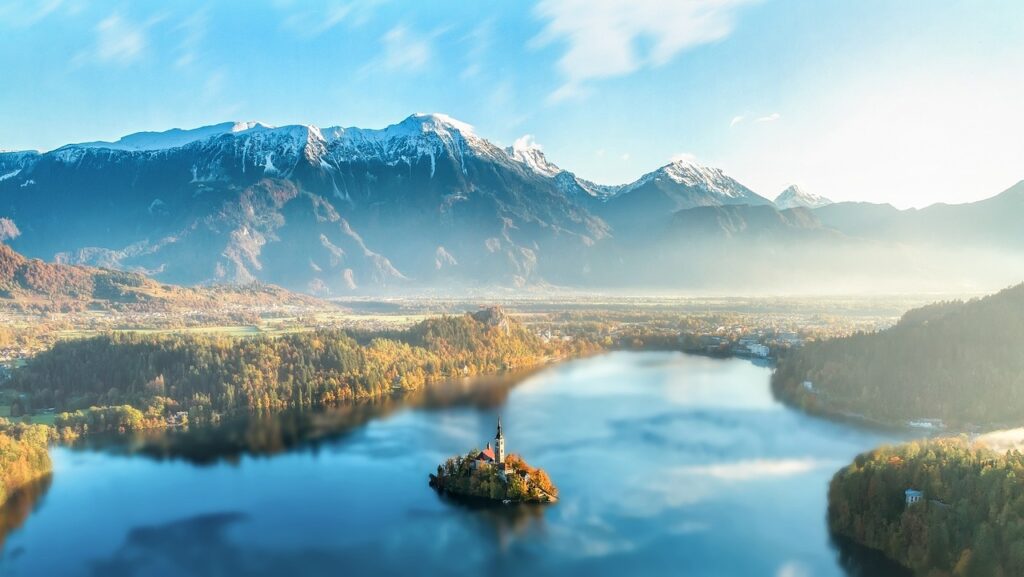 mountains, lake, fog-1899264.jpg